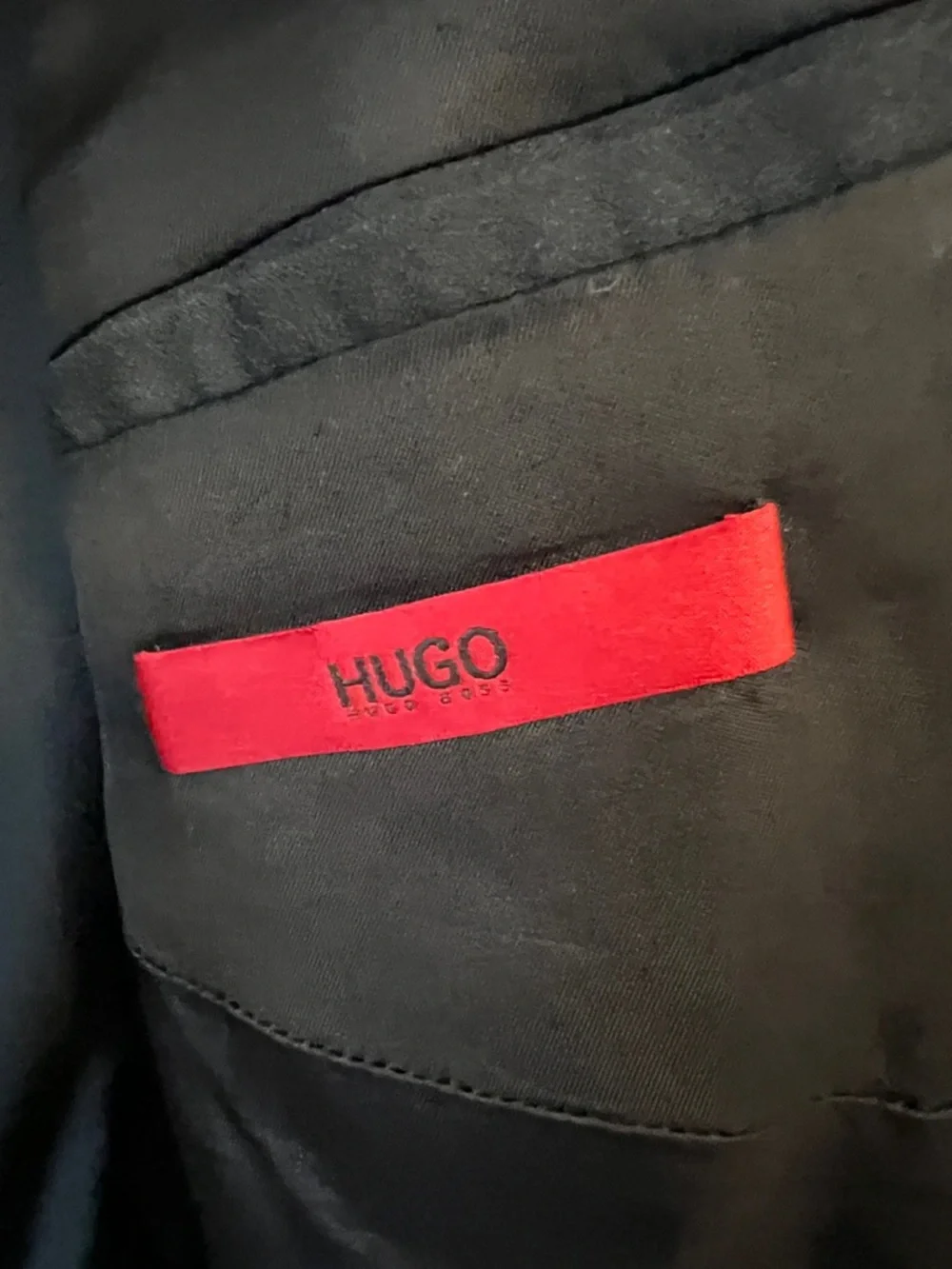 HUGO Men's Black Single-Breasted Suit - Picture 2 of 6